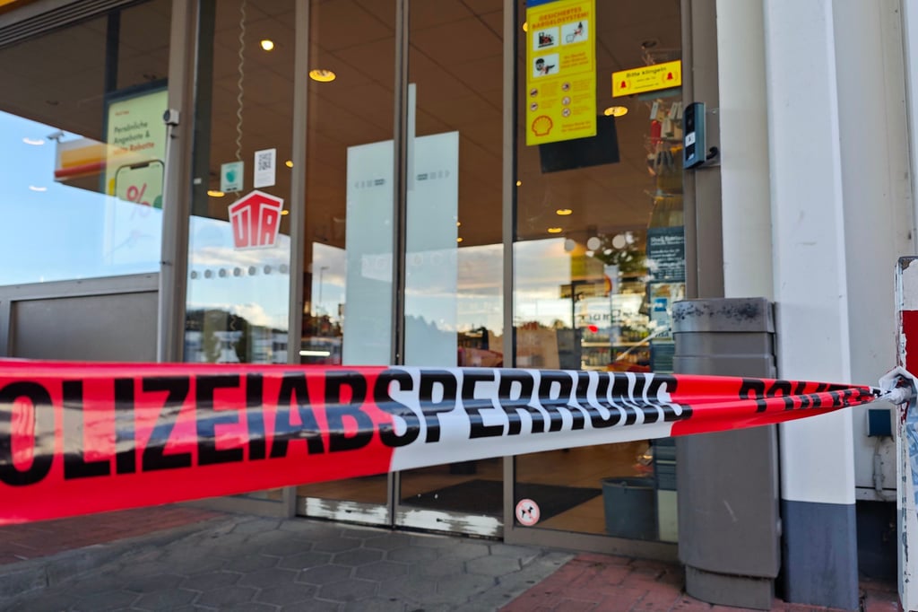 Raubüberfall auf diese Shell-Tankstelle in Bielefeld.