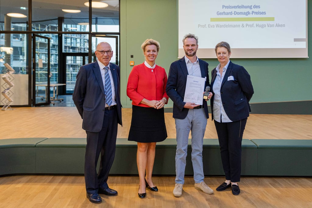 Frederik-Damm-erh-lt-den-Preis-der-Domagk-Stiftung