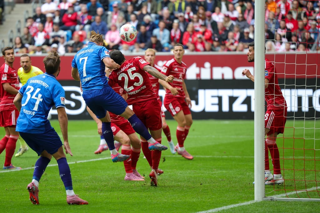 Klarer-Sieg-in-D-sseldorf-Darmstadt-nach-3-0-Tabellenf-hrer