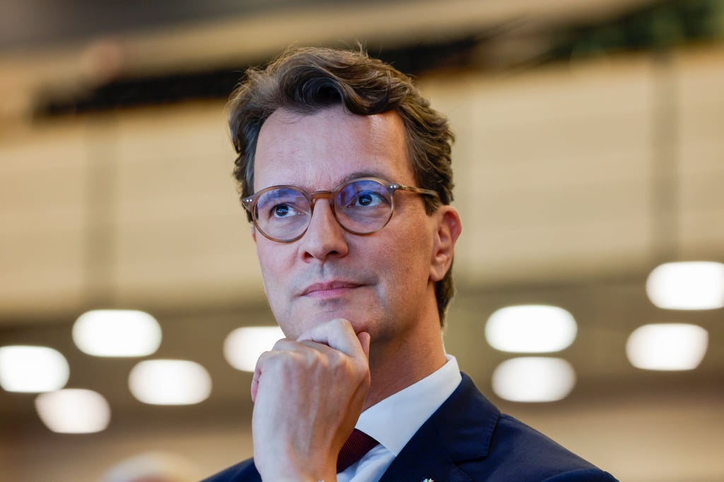 Hendrik-W-st-Ich-bedauere-Josefine-Pauls-Abschied-