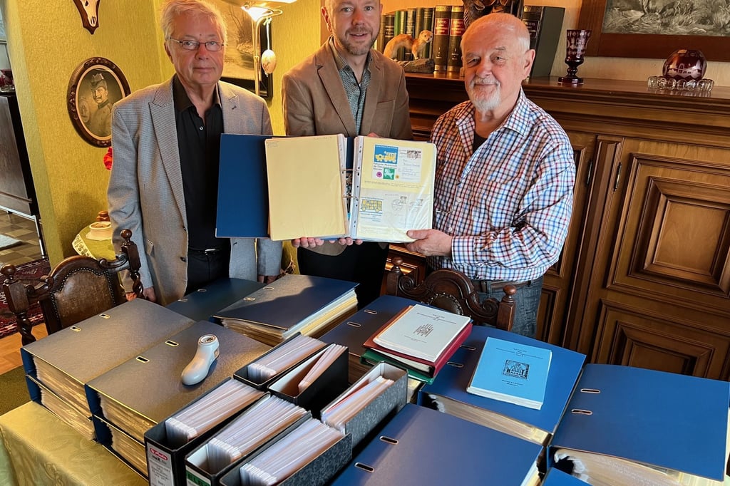 83-Jähriger übergibt einmalige Sammlung an das Stadtarchiv Münster