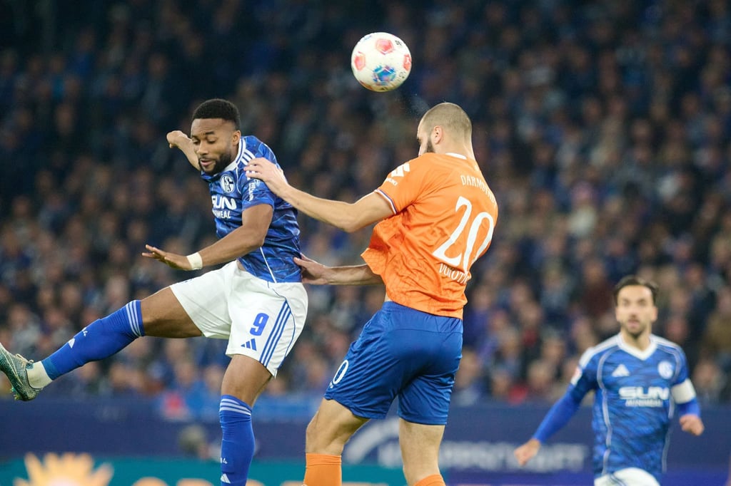 Sylla-schie-t-Schalke-an-die-Tabellenspitze