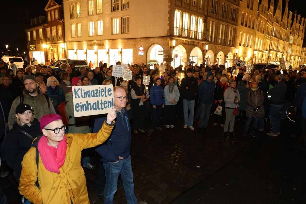 „Fridays for Future“-Demo: Hunderte ziehen durch die Innenstadt