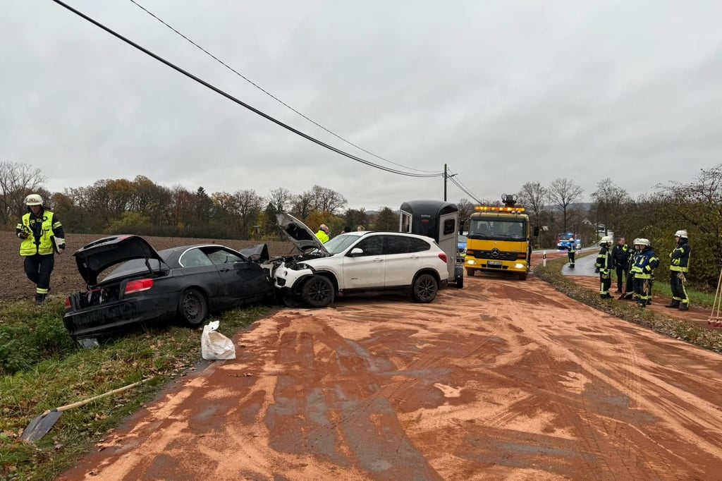 Schwerer Unfall mit Pferdeanhänger in Bielefeld
