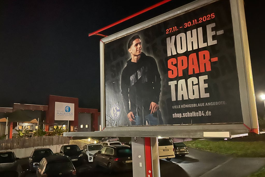Schalke-Plakate unweit des Preußenstadions: PR-Schachzug oder Zufall?