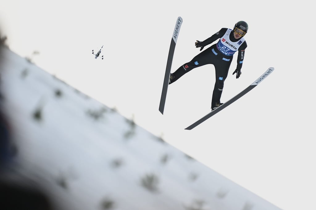 Deutsches-Skisprung-Team-verfehlt-Podest-bei-Saisonstart