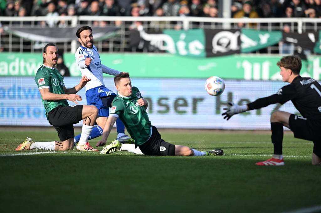 Trotz-langer-berzahl-Schalke-spielt-nur-0-0-in-M-nster