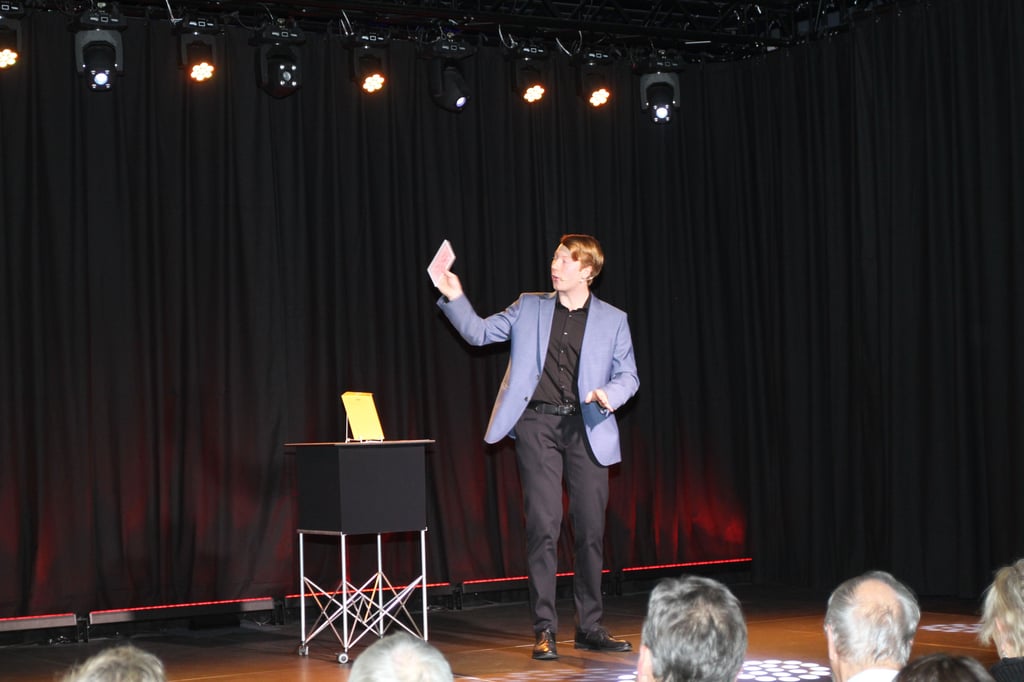 Neues Zaubertheater in Münster: So war die Premierenshow