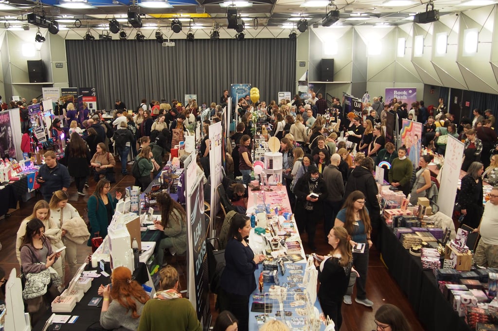 New Adult, Romantasy & Co: Mehr als tausend Bücherfans in Hiltrup