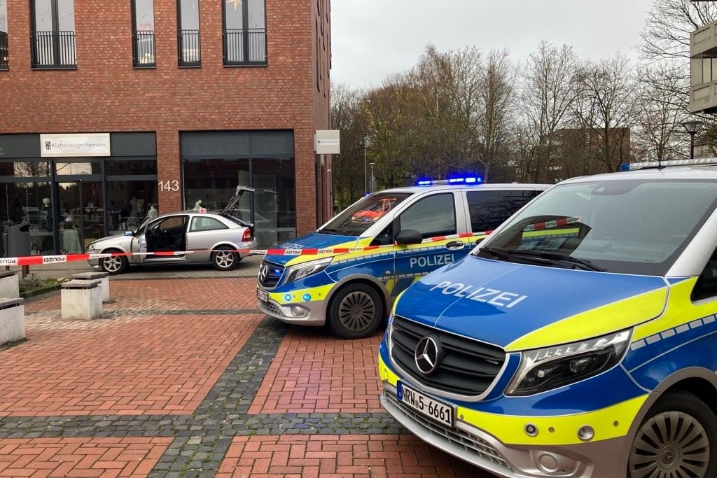 93-j-hriger-Autofahrer-kracht-in-Au-enmauer