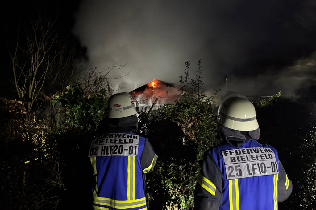 Gartenh-tte-in-Bielefeld-Brackwede-abgebrannt