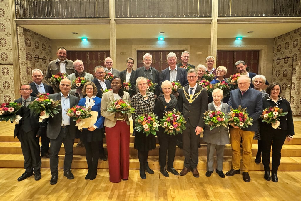 Münster-Nadel: Vorbilder im Festsaal geehrt