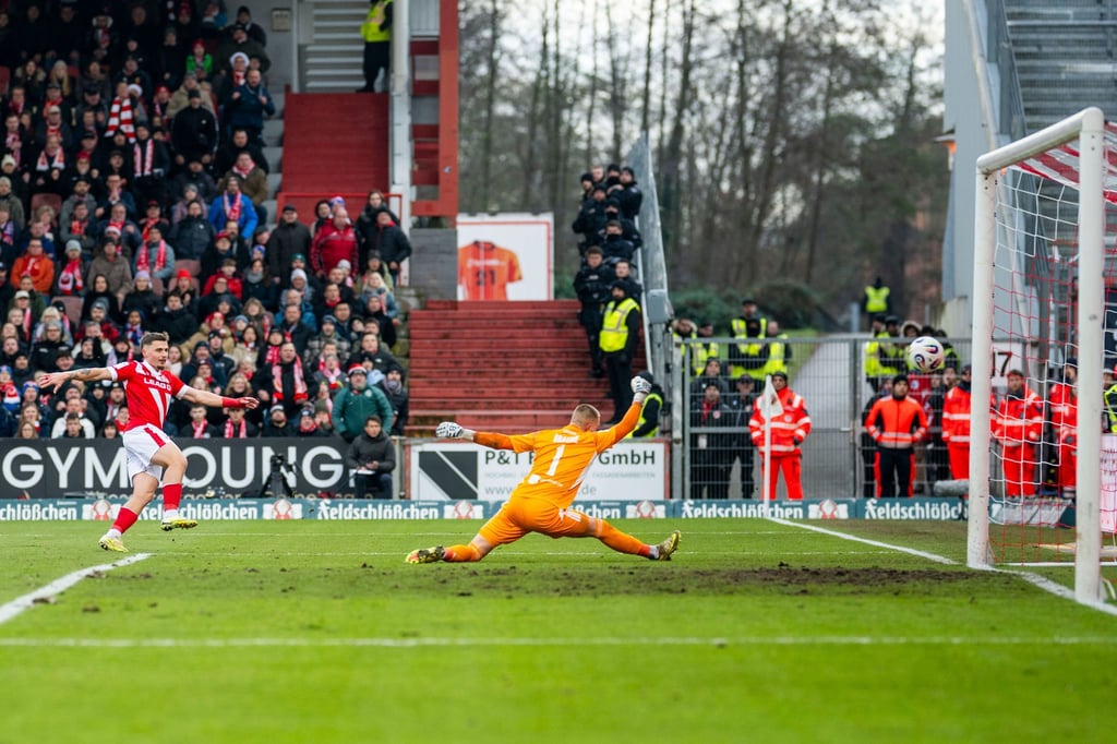 Duisburg-verliert-Top-Spiel-in-Cottbus-in-letzter-Minute