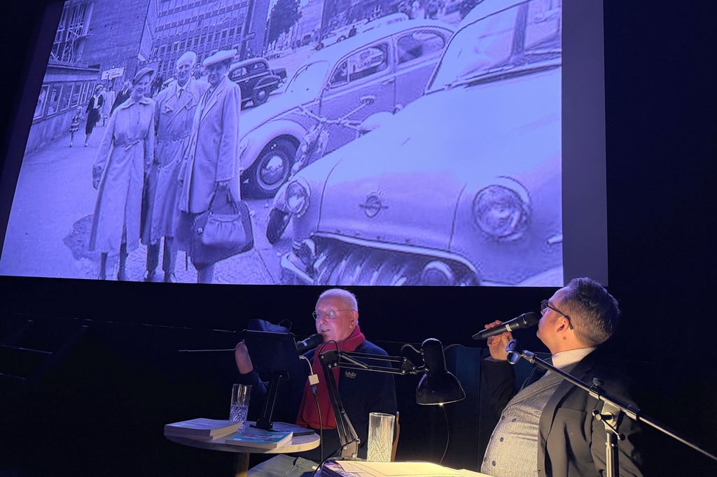 Lichtbilder-zeigen-M-nsters-Weg-in-die-Moderne