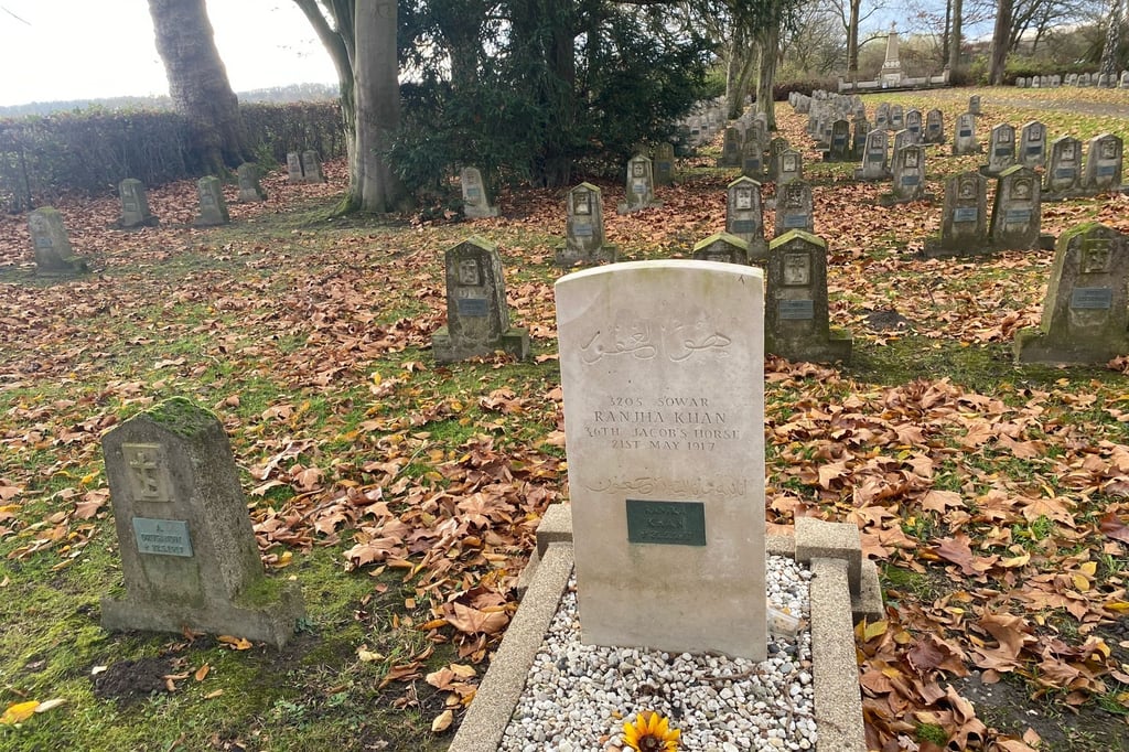 Der-indische-Soldat-und-das-R-tsel-auf-dem-Ehrenfriedhof