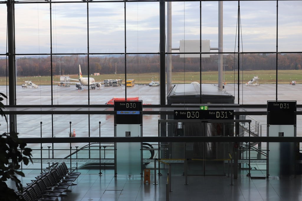 NRW-Flugh-fen-fertigen-wieder-mehr-Passagiere-ab