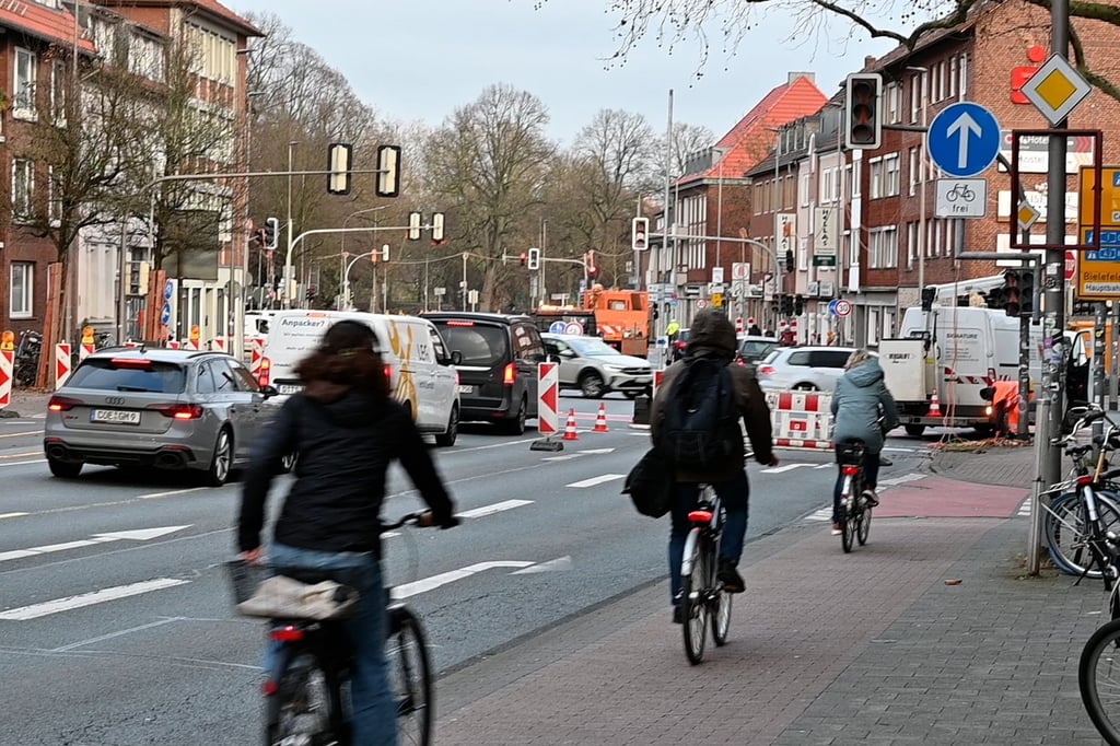 Wegführung wird geändert: Der Verkehr auf der Weseler Straße ächzt
