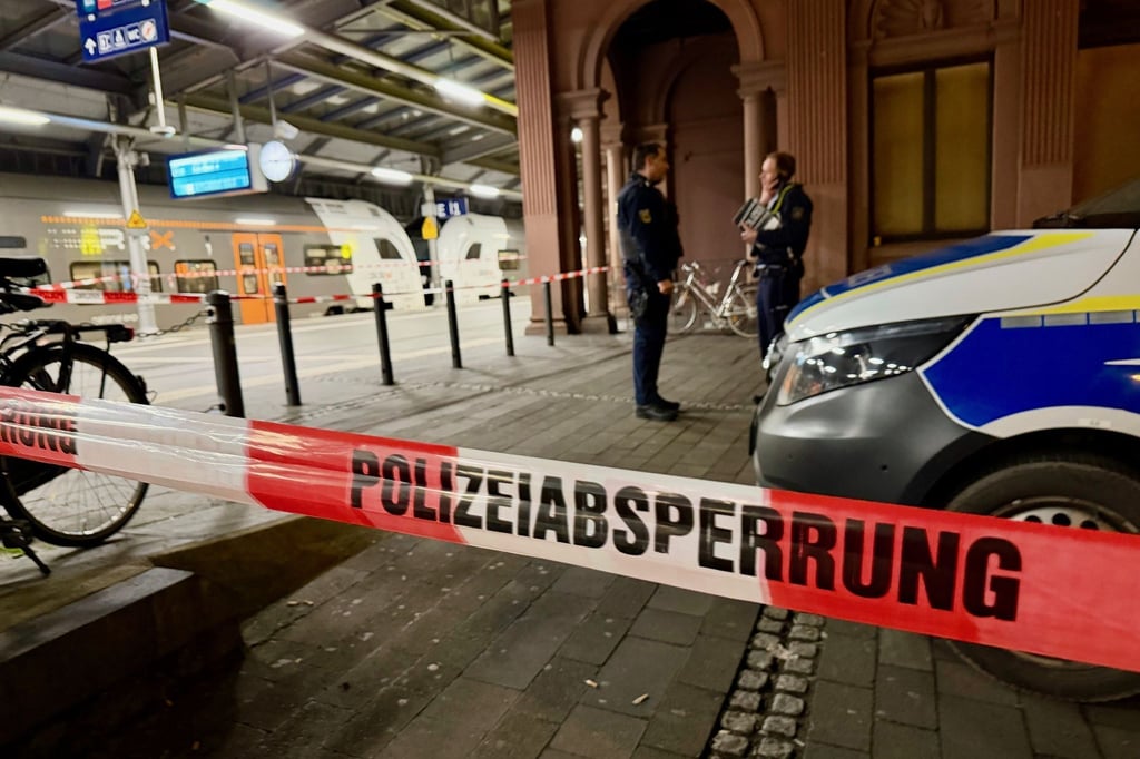 Herrenloses-Gep-ck-Gro-einsatz-am-Bonner-Hauptbahnhof