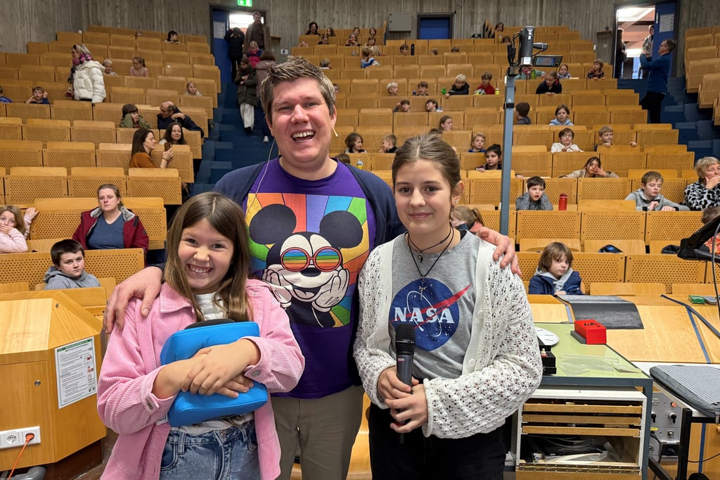 Warum-Kometenschweife-leuchten-und-Regenbogen-bunt-aussehen