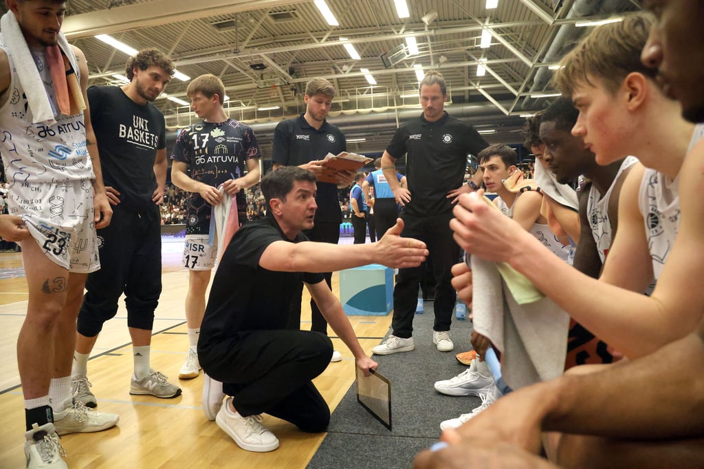 Start-Ziel-Sieg-l-sst-Uni-Baskets-endlich-wieder-jubeln