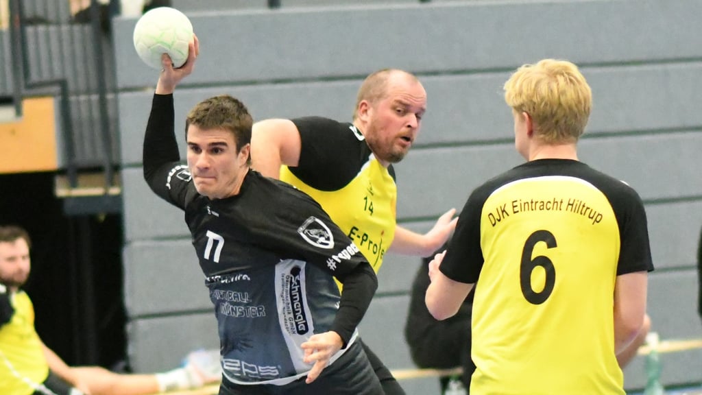 Nick Märtens (l.) erzielt hier einen seiner drei Havixbecker Treffer.