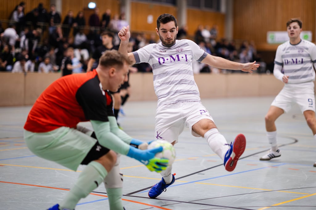 Kein-statischer-Aufbau-mehr-So-l-uft-die-neue-Torwartregel-in-der-Praxis