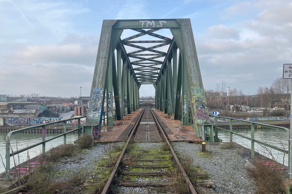Verspäteter Kanalausbau: Erst kommt der Zug und dann die neue Brücke