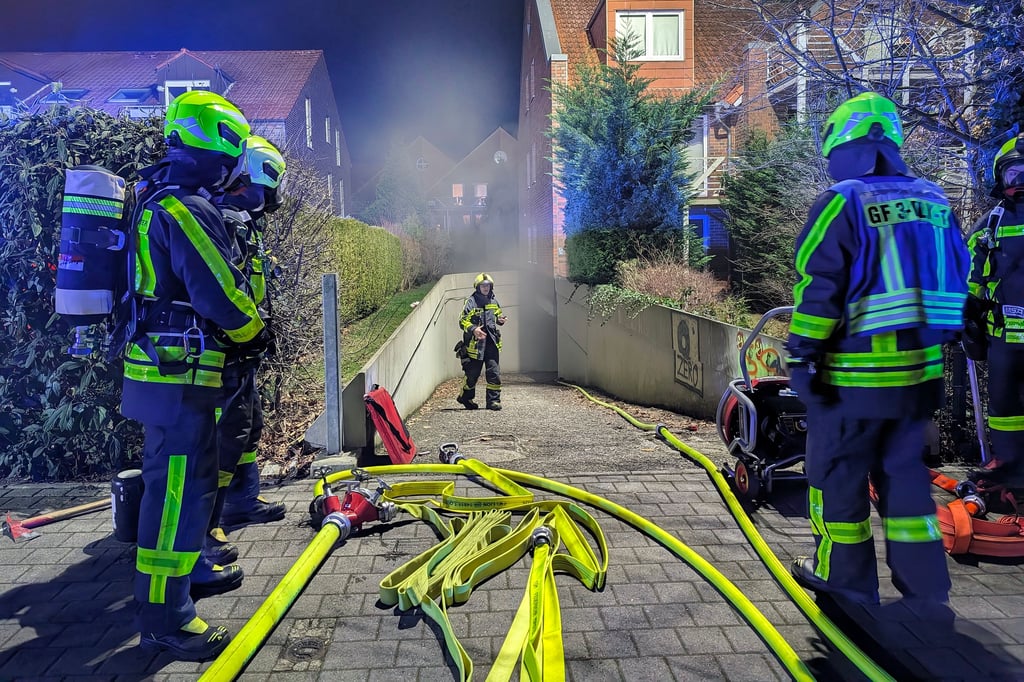 Brand in Tiefgarage in Münster: Feuerwehr im Heiligabend-Einsatz