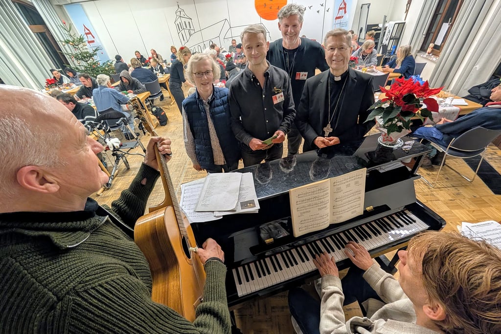 Gemeinschaft erleben: 300 Menschen nahmen an der „Offenen Weihnacht“ teil