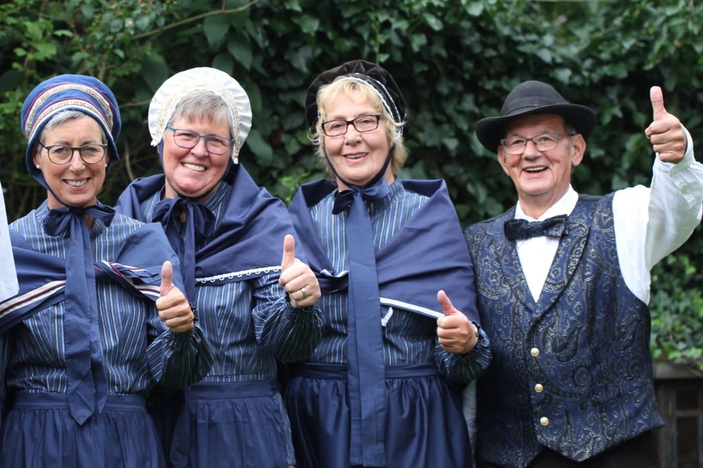 Herberner-Bauer-und-B-uerin-sagen-Servus