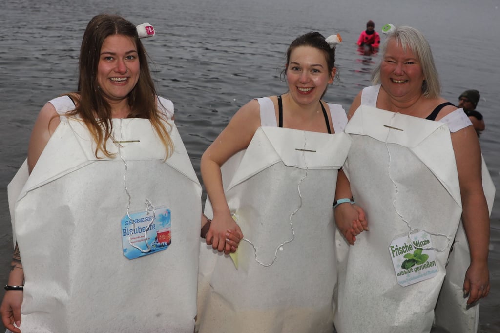 Viele Mutige im eiskalten Sennesee
