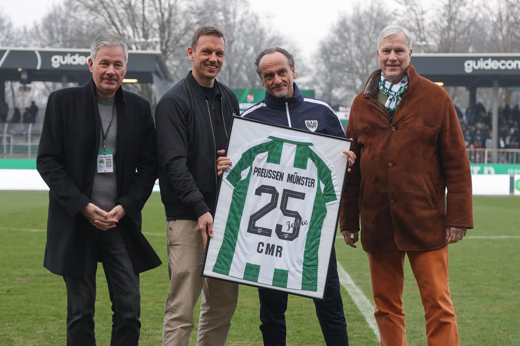 -Keine-Gr-nde-genannt-M-ller-Rensmann-r-tselt-ber-Aus-als-Preu-en-Arzt