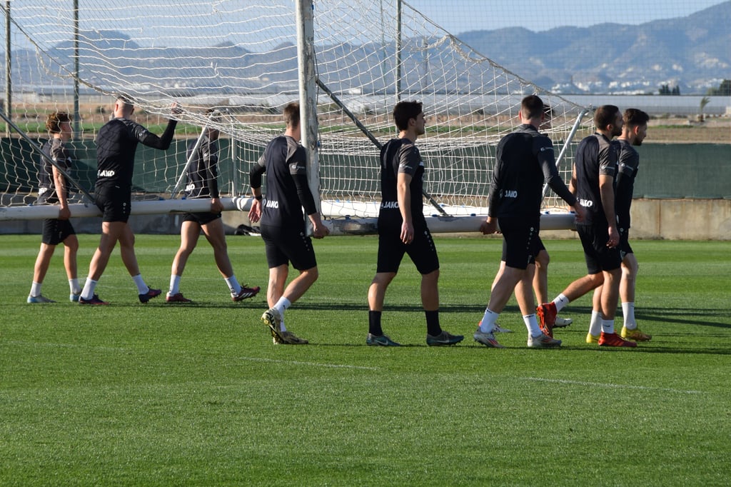 Preu-en-heben-am-Samstag-nach-Spanien-ab-Mees-trotz-Entz-ndung-dabei