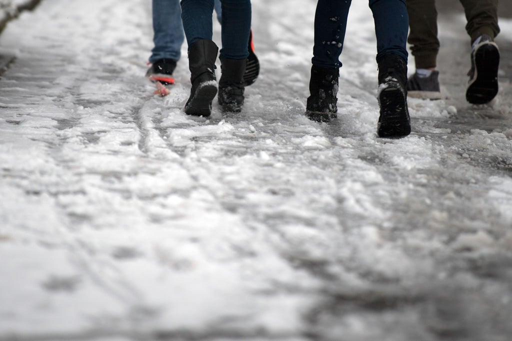 Schnee-in-NRW-Zahlreiche-Unf-lle-und-Sperrungen