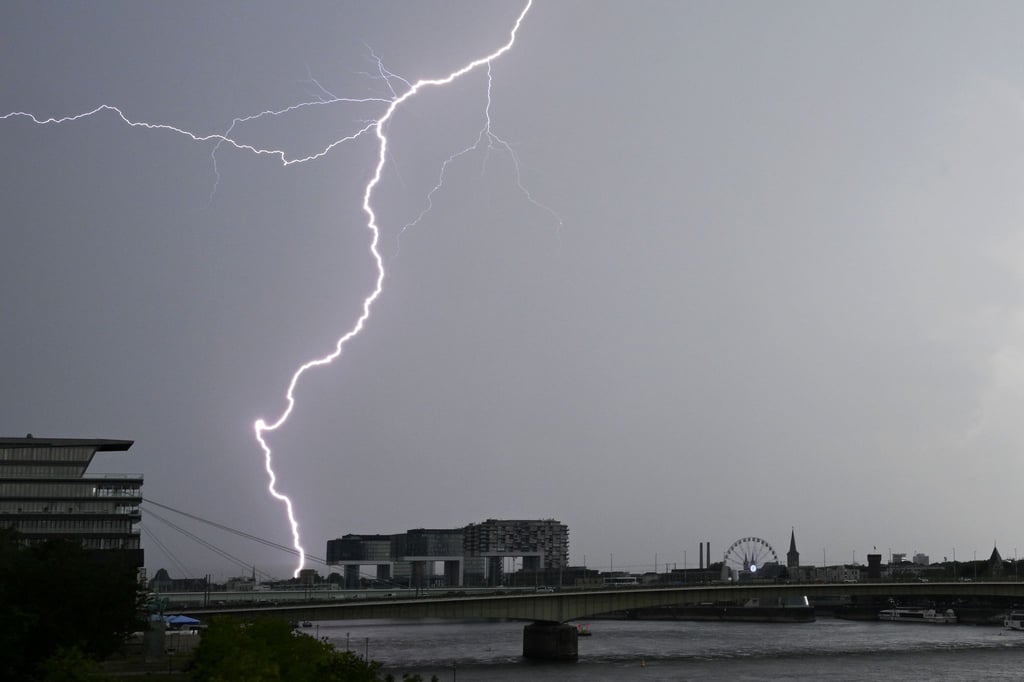Ungew-hnlich-wenig-Blitzeinschl-ge-in-NRW-im-Jahr-2025