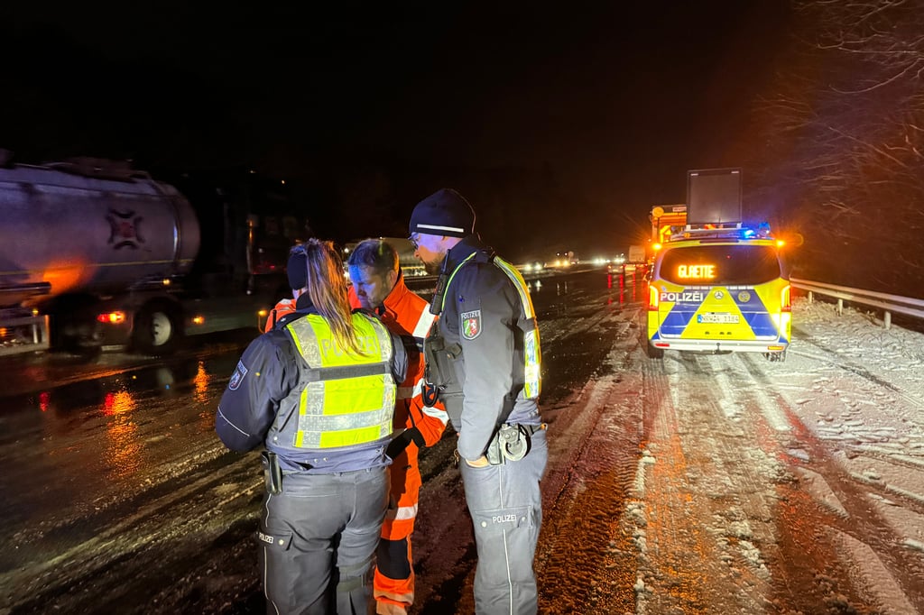 Wintersturm und Eisglätte: Viele Unfälle und Chaos in OWL