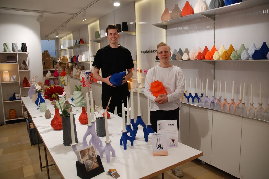 Nevalu: Schmuckstücke aus Kunststoffmüll - Wie zwei Studenten sich selbstständig gemacht haben