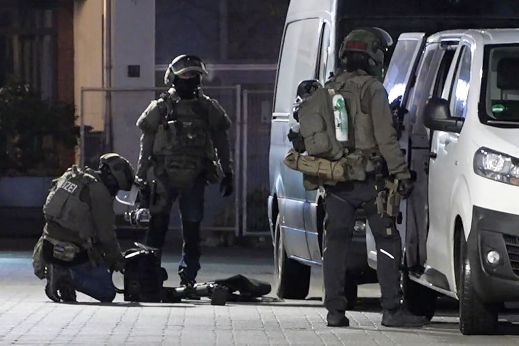 Polizei-findet-drei-scharfe-Waffen-in-Auto-SEK-Einsatz