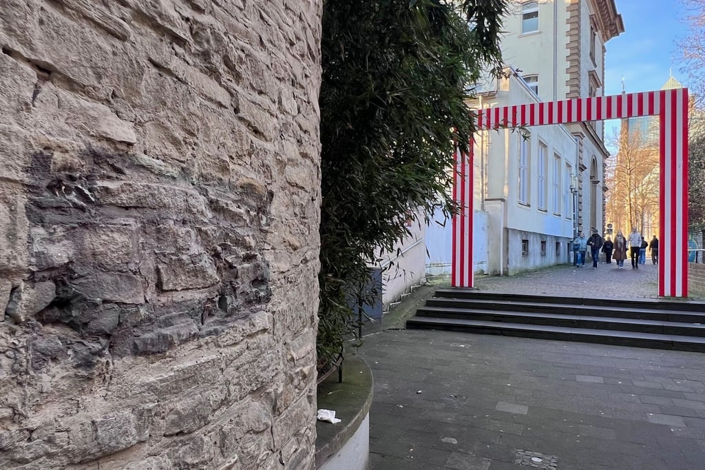 Bronzeplakette von Mauer aus dem 13. Jahrhundert gestohlen