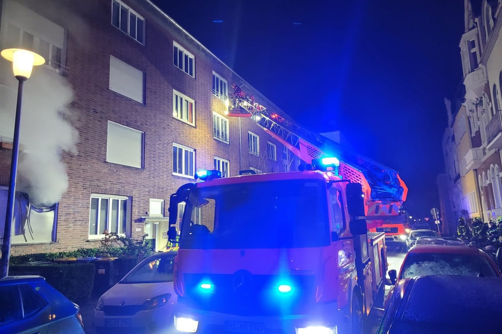 Feuerwehreinsatz in der Innenstadt: Brand in Mehrfamilienhaus