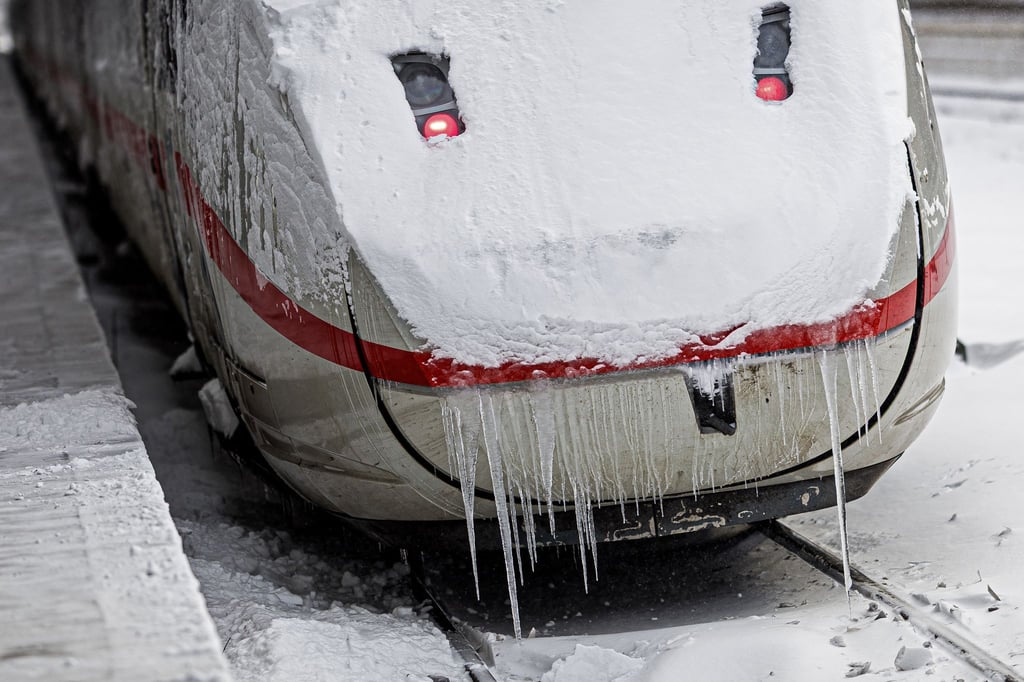 Fernverkehr-bleibt-l-chrig-und-nach-Schnee-droht-Glatteis