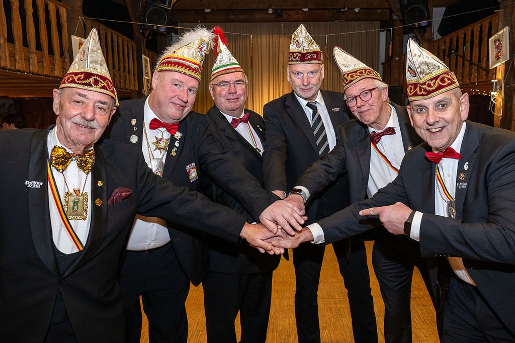 Neue-Paohlb-rger-Senatoren-landen-in-der-jecken-Badewanne