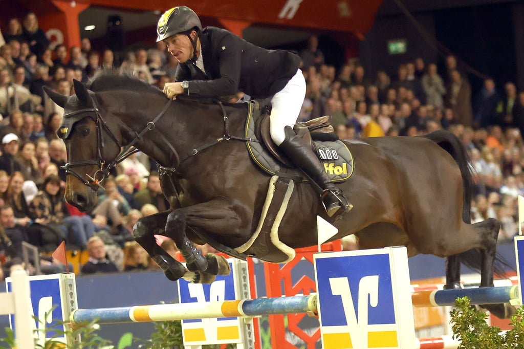 R-der-siegt-im-Stechen-Eckermanns-verletzte-Stute-sorgt-f-r-Schockmoment