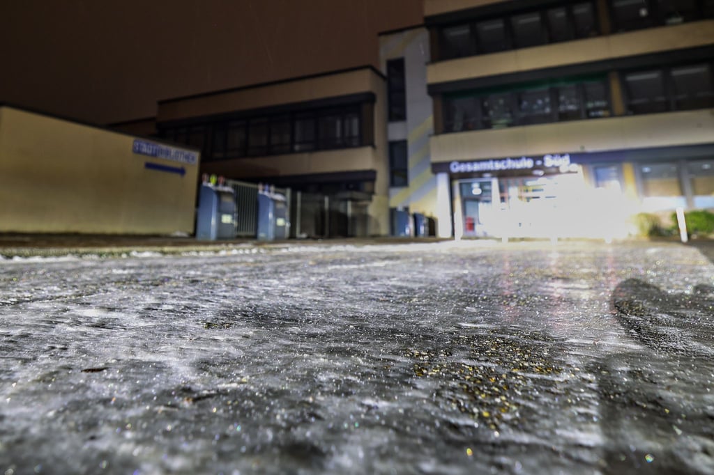 Eltern-fordern-fr-here-Infos-zu-Schulschlie-ungen-in-NRW