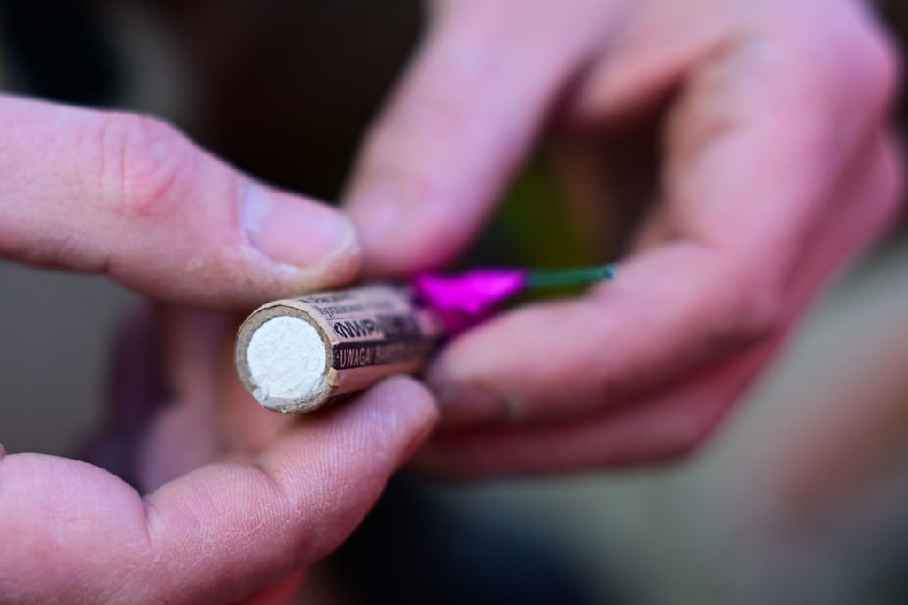 Kind-auf-Spielplatz-durch-B-ller-schwer-verletzt