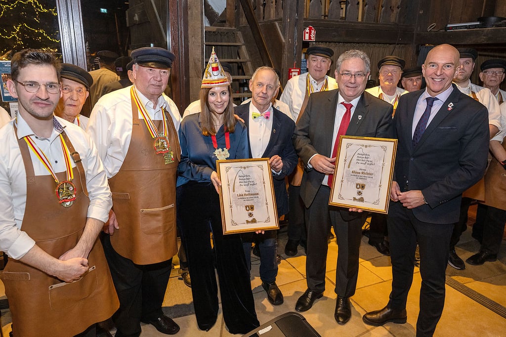 Goldene-Peitsche-gro-e-Lacher-N-rrischer-Abend-mit-besonderen-Ehrungen