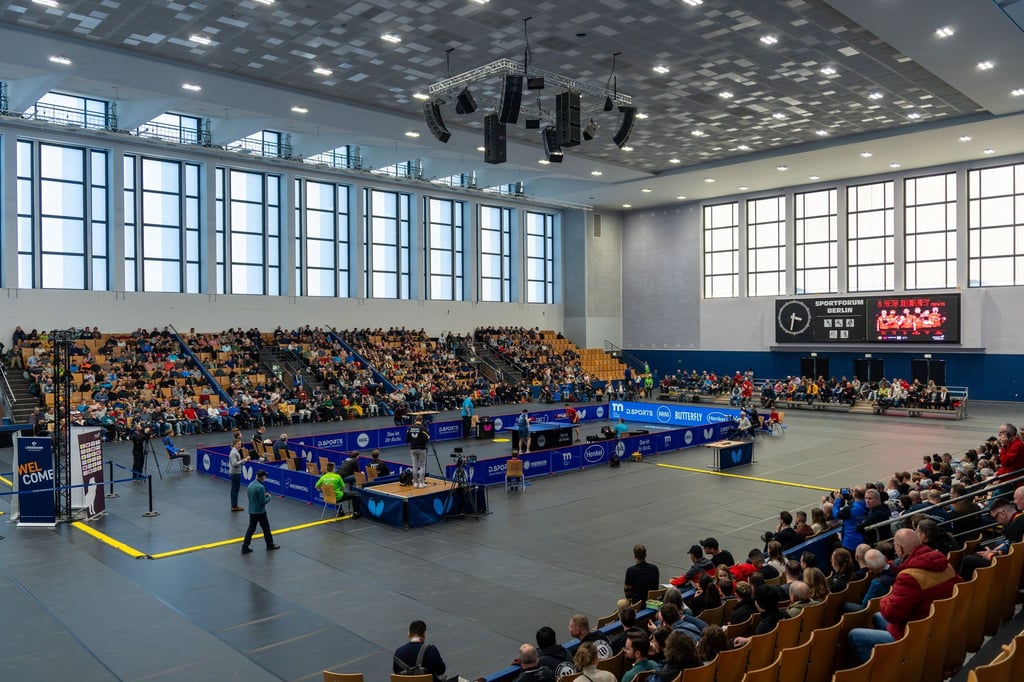 Bundesliga-Premiere-Doppel-Heimspiel-von-Frauen-und-M-nnern