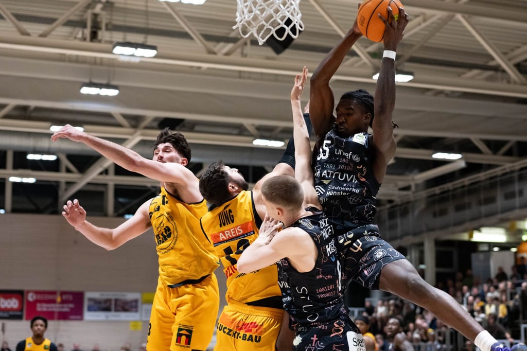 -Exzellenter-Spieler-Sogar-Gegner-Coach-schw-rmt-von-Baskets-Neuzugang