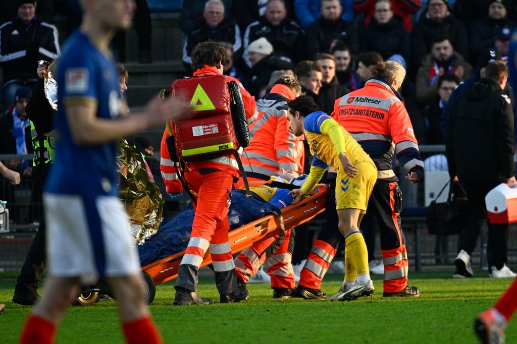 Paderborn-Profi-Brackelmann-meldet-sich-nach-schwerem-Sturz
