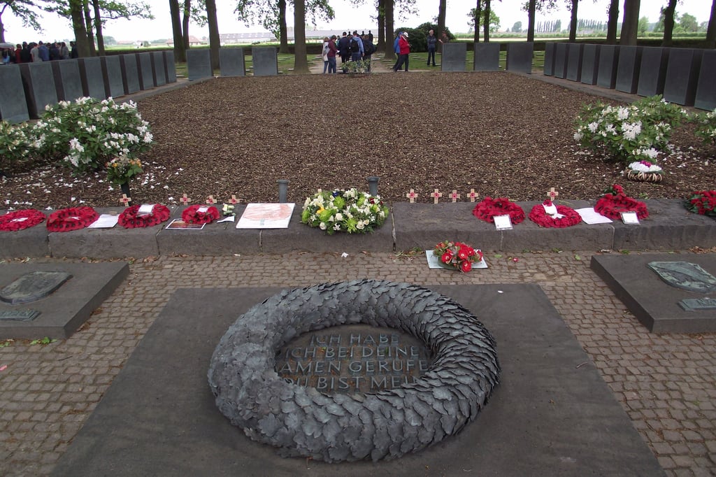 „Nicht über Langemarck streiten – mit  Langemark reden“